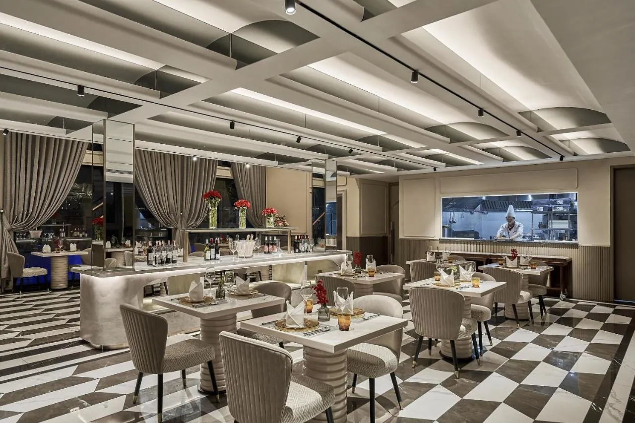 מלון הו צ'י מין סיטי La Siesta Premium Saigon