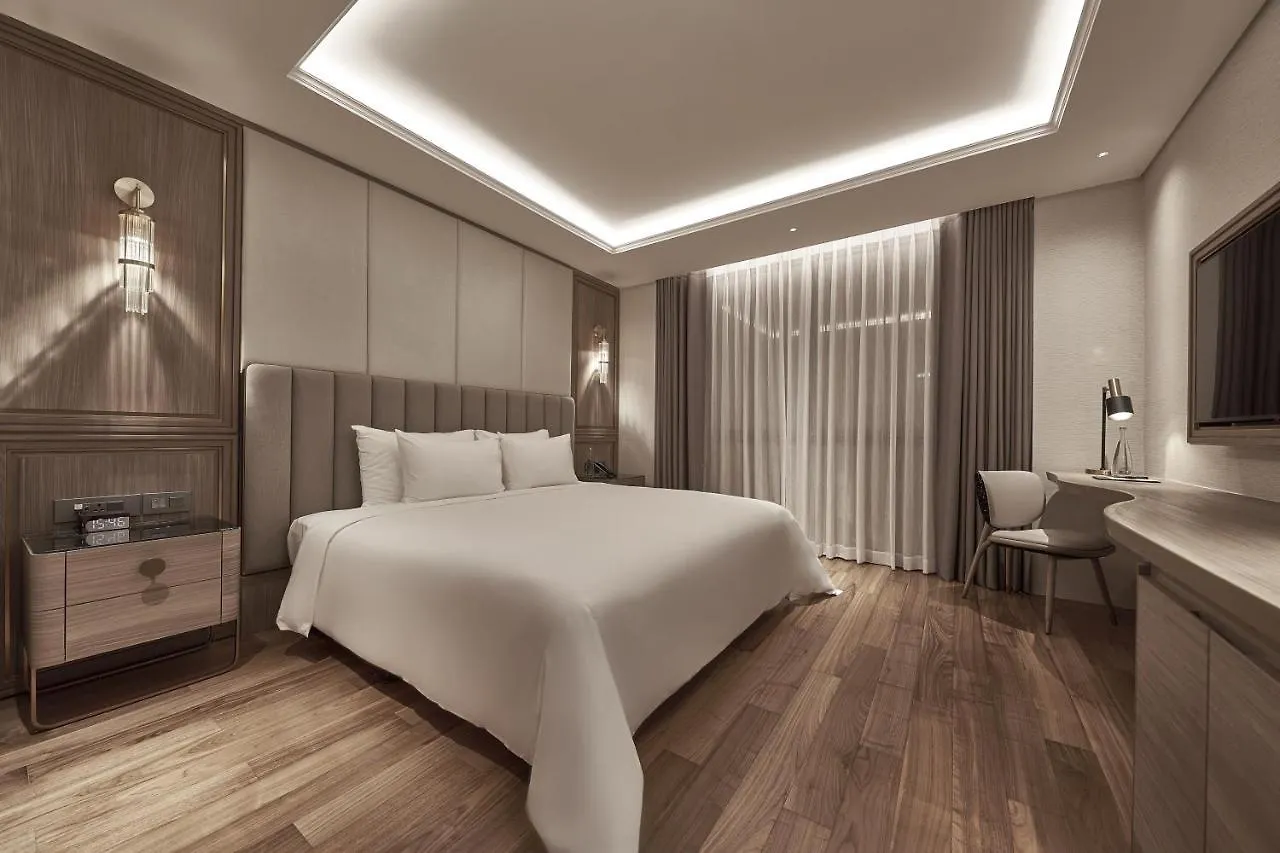 מלון הו צ'י מין סיטי La Siesta Premium Saigon